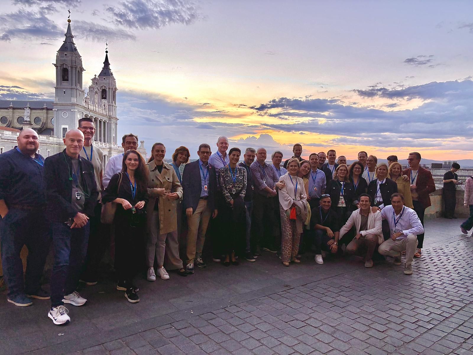 Das ECD Shareholder Meeting 2025 in Madrid brachte die Mitglieder vom 9. bis zum 10. Oktber 2025 zu Marktanalysen, Länderupdates sowie zu strategischen Diskussionen zusammen. Das ECD Shareholder Meeting 2025 in Madrid brachte die Mitglieder vom 9. bis zum 10. Oktber 2025 zu Marktanalysen, Länderupdates sowie zu strategischen Diskussionen zusammen.